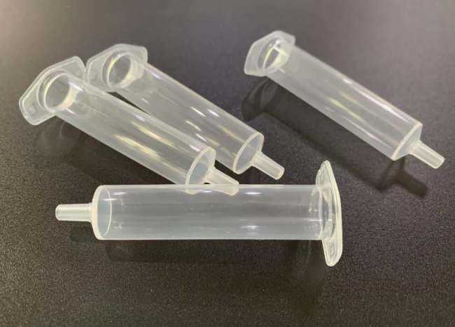 安騰230T注塑機(jī)演示注射器針筒